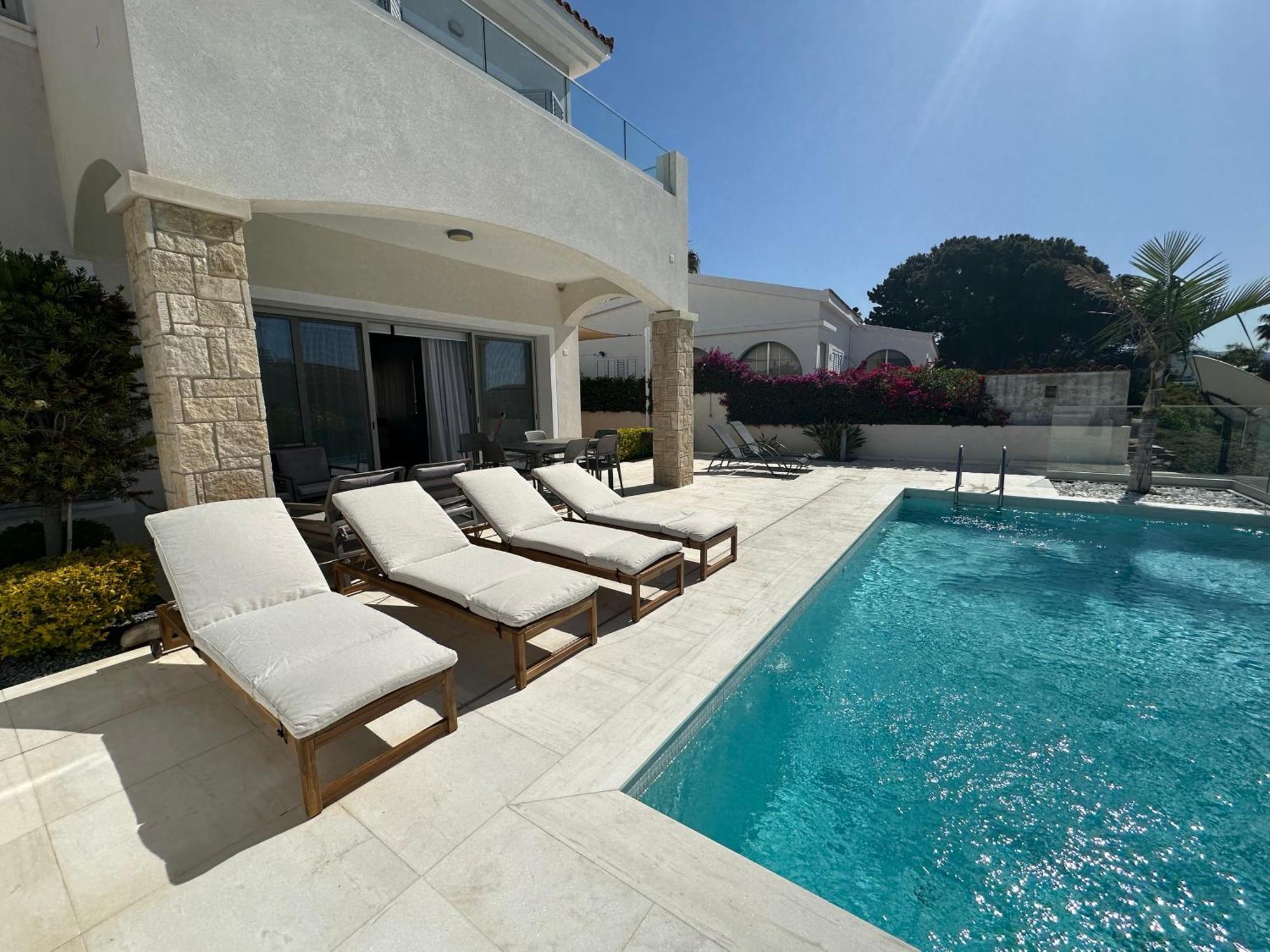 Coral Bay Beach Villa Пафос Екстер'єр фото